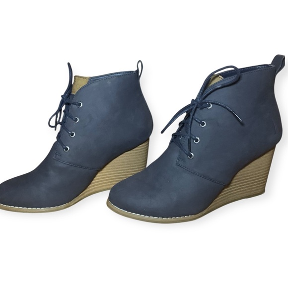 Nautica Women's Navy Wedge Boots - Picture 2 of 9